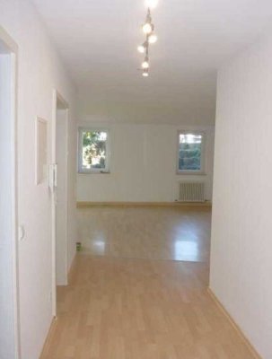 Großzügige, ruhige 2 Zi.- Wohnung im Souterrain