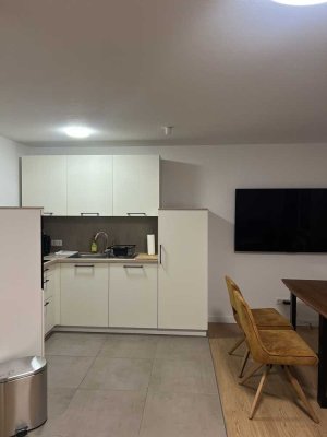 Helle, frisch sanierte  2-Zimmer Wohnung mit Südbalkon