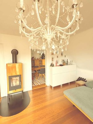 Traumhaft renovierte 5 Zi Wohnung mit Altbaucharme, Balkonerker, Hofterrasse, schönem Ausblick