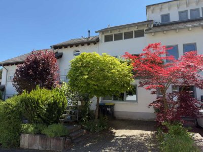 Moderne Galeriewohnung mit Loft-Charakter im Grünen