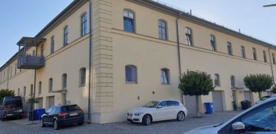 Zentrumsnahe, möblierte 3,5-Zimmer Wohnung mit Balkon im historischen Gebäude