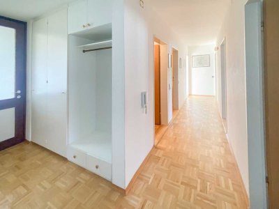 Toll geschnittene 4-Zimmer-Wohnung mit Loggia und TG-Stellplatz in 88250 Weingarten