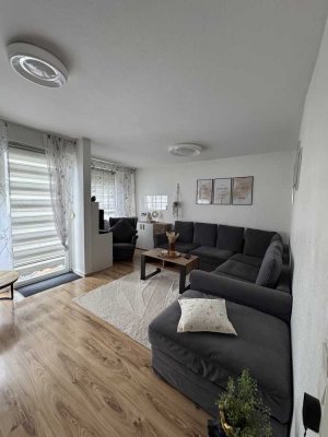 Gut geschnittene 3- Zimmer- Wohnung mit Balkon!