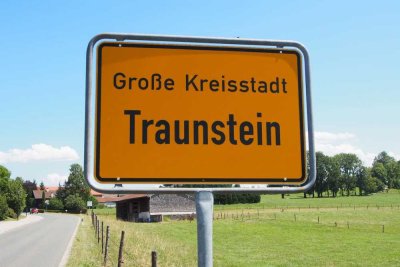 Attraktive Kapitalanlage: Gepflegte 40qm Wohnung in Traunstein (Guntramshügel) – Balkon, Stellplatz