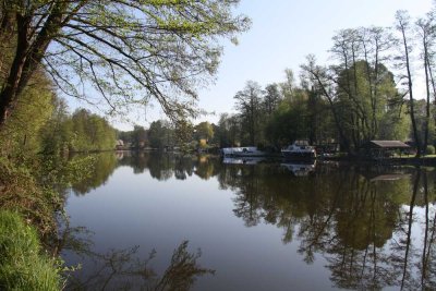 Wassergrundstück mit Bootssteg – Bungalow bei Berlin | provisionsfrei