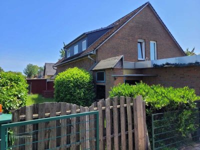 Freistehendes Zweifamilienhaus mit großem Garten, vielen Stellplätzen und Erweiterungsmöglichkeiten