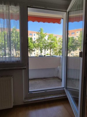 2-Zimmer-Wohnung mit Balkon und EBK in Weimar