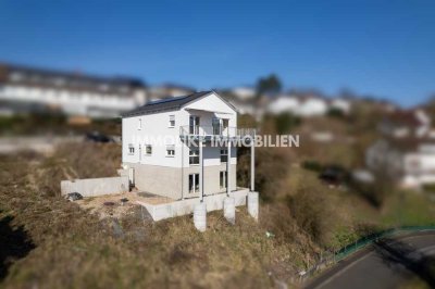 Neubau-Erstbezug mit Ausblick: Energieeffizientes Einfamilienhaus in Kerbersdorf