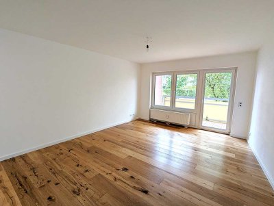 ERSTBEZUG NACH SANIERUNG: Außergewöhnlich schöne 2-Zimmer-Wohnung mit Balkon, zentral und ruhig