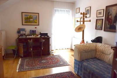 Gepflegtes Wohnhaus mit Garten