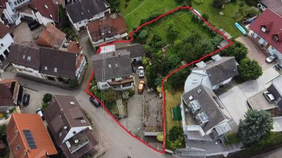 3 Familienhaus mit sehr schönem Garten in toller Lage und Ausbaureserven +6 Garagen