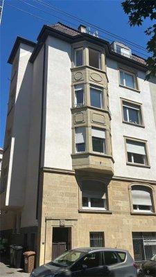 Stilvolle 3,5-Zimmer-Altbau- Maisonette-Wohnung mit Balkon in Stuttgart-West zum Kauf!