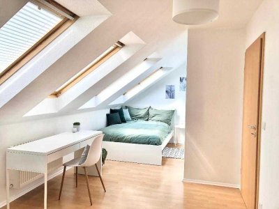 geniale möblierte Wohnung im DG mit EBK und kostenlosen Dachboden
