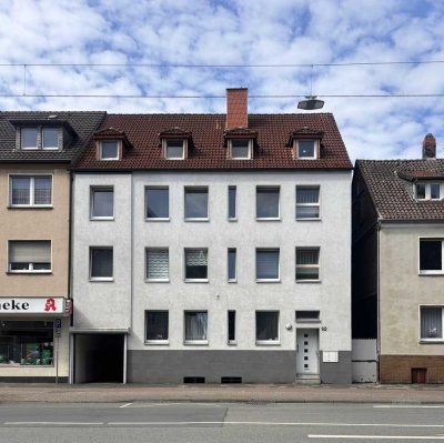 Zentral wohnen. Ruhig leben.
Gepflegte 2-Zimmer-ETW mit Stellplatz und
Zugang ins Grüne