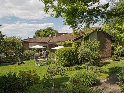 Großzügiges Ein- bis Zweifamilienhaus auf Naturparkgrundstück