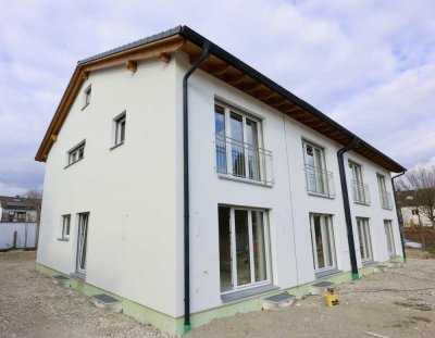 Neubau - Familientraum Reiheneckhaus mit viel Platz & Garten