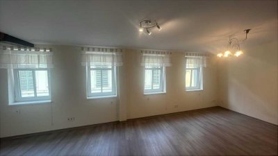 Schöne 4,5 Zimmer-Wohnung mit gehobener Innenausstattung mit Einbauküche in Bad Sobernheim