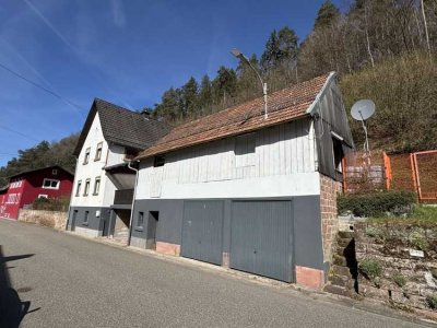 Freistehendes Einfamilienhaus mit Scheune