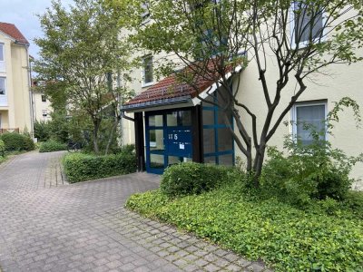 ***Helle und großzügige 3,5 Raum-Maisonette Wohnung mit Balkon und 2 Stellplätzen in DD-Pappritz***