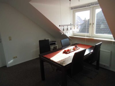 Gepflegte 3-Zimmer-Dachgeschosswohnung mit EBK in Brühl