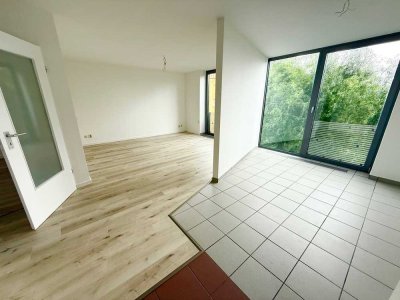 Schicke 2-Raumwohnung in Tessin mit neuem Designboden und Tageslichtbad mit Wanne...!!!