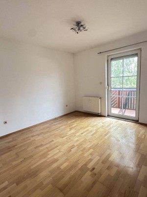 Charmante 3-Zimmer-Wohnung mit 2 Balkonen und Garage ️