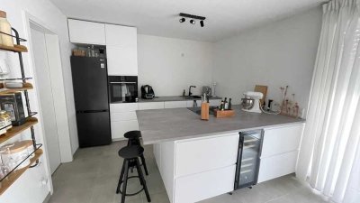 Vermietet wird eine Maisonette Wohnung in einem Zweifamilienhaus im Wohngebiet "Queckvoor " in Rees.