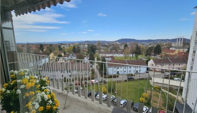 Großzügige, sonnnige, gemütiche 3-Zimmerwohnung mit Fernblick, 2 Balkone
