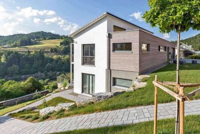 Individuell geplantes Massiv-Fertighaus mit innovativer ESH-Klimawand