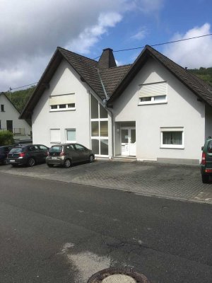 2 Zimmer Dachgeschosswohnung mit Balkon in Kirchen (Sieg) OT Offhausen