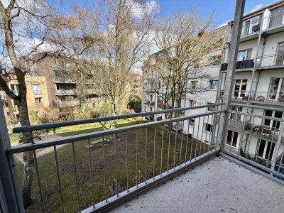 Erstbezug nach Sanierung: 2-Zimmer-Wohnung mit Balkon im beliebten Ottensen