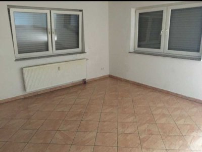 2400 € - 242 m² - 7.0 Zi.