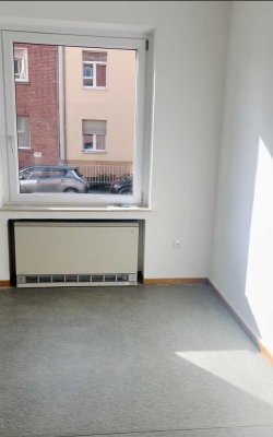 Helle 1-Zimmer-Wohnung mit Straßenbahnanbindung ohne Balkon