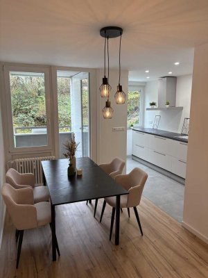 106 m², Erstbezug nach Sanierung, 4,5 Zimmer, Südbalkon, Stellplatz, OHNE PROVISION
