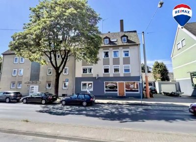 Attraktives Mehrfamilienhaus mit gewerblicher Einheit im EG und 3 vermieteten Wohnungen S