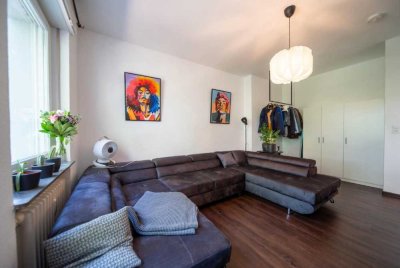 Neuwertige Tierfreundliche 2,5 Zimmerwohnung mit Parkplatz & Keller (10 Min fußläufig zur Stadt)