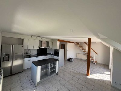 Exklusive 4,5-Zimmer-Maisonette-Wohnung mit gehobener Innenausstattung mit Balkon und EBK in Kehl