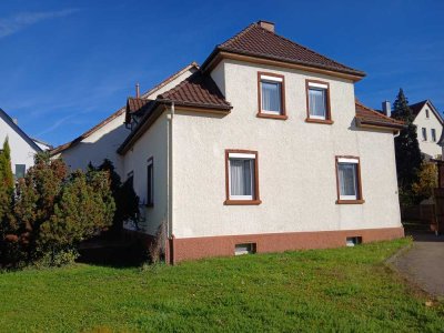 älteres 2-Familienhaus mit Scheune auf 979 m² Grundstück in zentraler Lage von Reutlingen