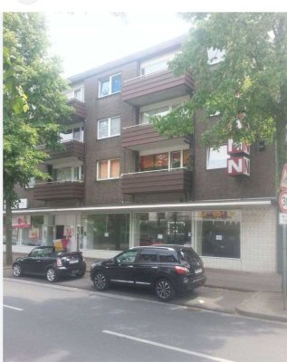 Großzügige 4 Zimmer Wohnung mit Balkon