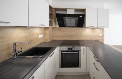 Wie neu: Stilvolle 2-Raum-EG-Wohnung mit gehobener Ausstattung mit EBK, Terrasse, Garten in Passau