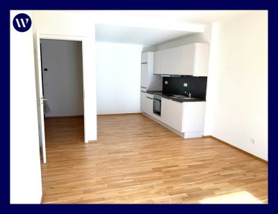 Genießen Sie das Wohnen! Helle 2-Zimmer-Wohnung mit Balkon, Einbauküche, Echtholzparkett, Aufzug