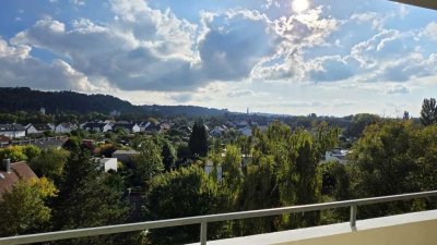 Erstbezug nach Renovierung: 2-Zimmer-Wohnung mit Balkon und toller Aussicht zentrumsnah in Landshut*