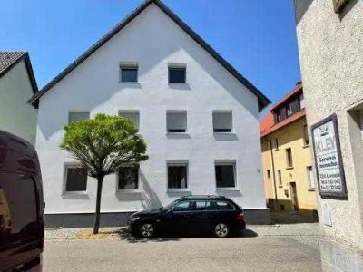 Sanierte Wohnung mit drei Zimmern und Einbauküche in Löwenstein