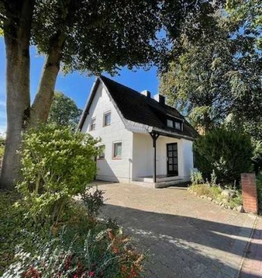 Gepflegtes Einfamilienhaus mit Sauna, Carport, Gartenhaus