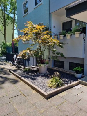 Exklusive 4-Zimmer-Erdgeschosswohnung mit 2 Balkonen und Garten zur allein Nutzung in Köln Flittard