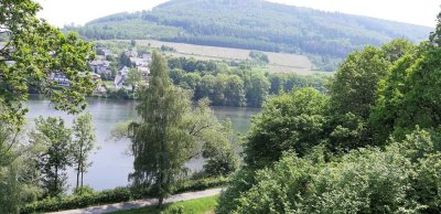 Seeblick/Bergblick !!- Schöne und komfortabele ab 2,5-Raum-Wohnung mit Balkon und EB