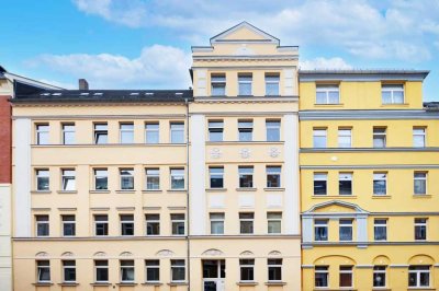 Saniert! Preis runter. Wohnqualität rauf. / Renovated! Lower price. Higher living quality.