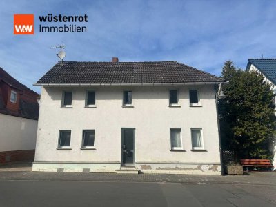 Sanierungsbedürftiges Fachwerkanwesen mit großer Scheune und Entwicklungspotenzial