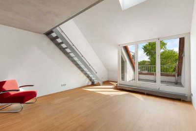 Charaktervolle und lichtdurchflutetet Dachgeschoss-Maisonette mit Blick auf den Weißensee