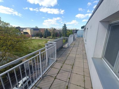 Charmante 3-Zimmer Wohnung im Neubau mit großzügiger Terrasse und traumhaftem Ausblick! Nähe Bahnhof Liesing!